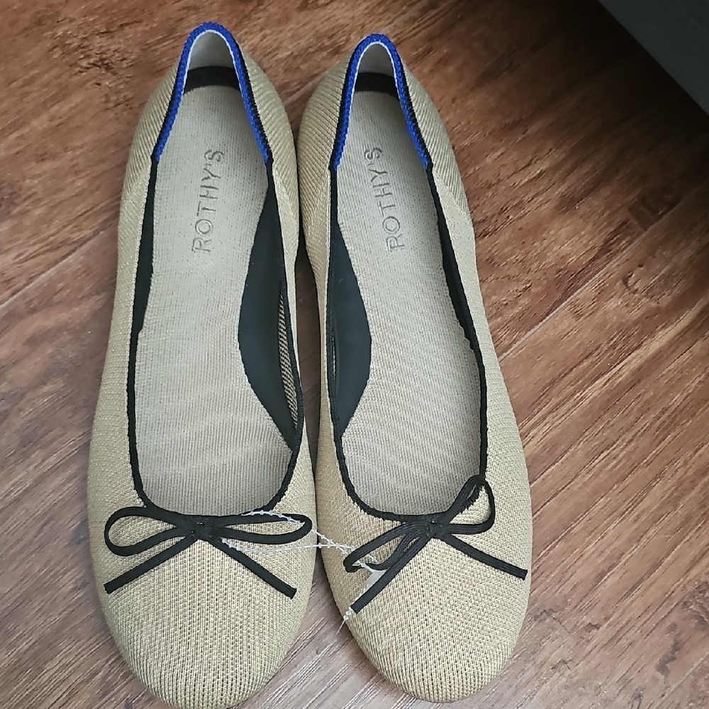 Rothy's Beige Knit Ballet Flats with Black/Blue Trim
